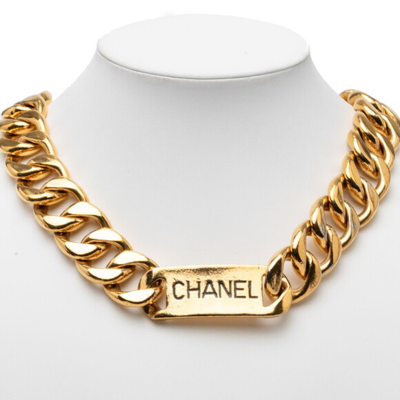 CHANEL Jewelry - CHANEL Gold Necklace
